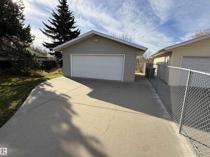 Property Photo:  176 Humberstone Road NW  AB T5A 4C6 