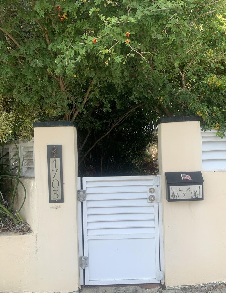 Property Photo:  1703 South Street  FL 33040 