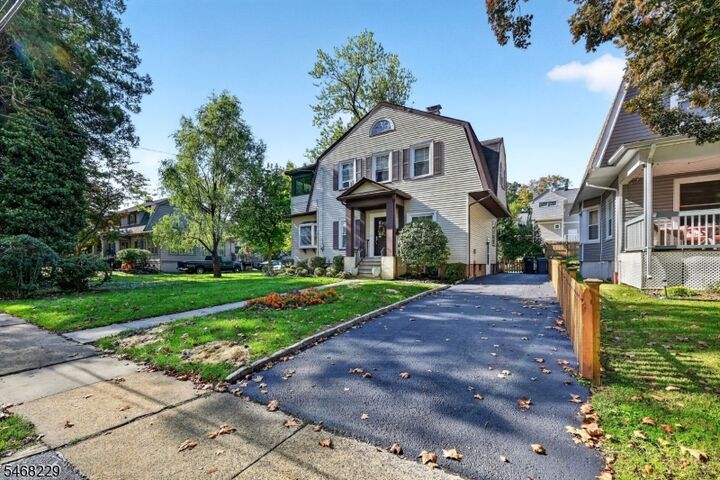 Property Photo:  835 Osborne Ave  NJ 07062 