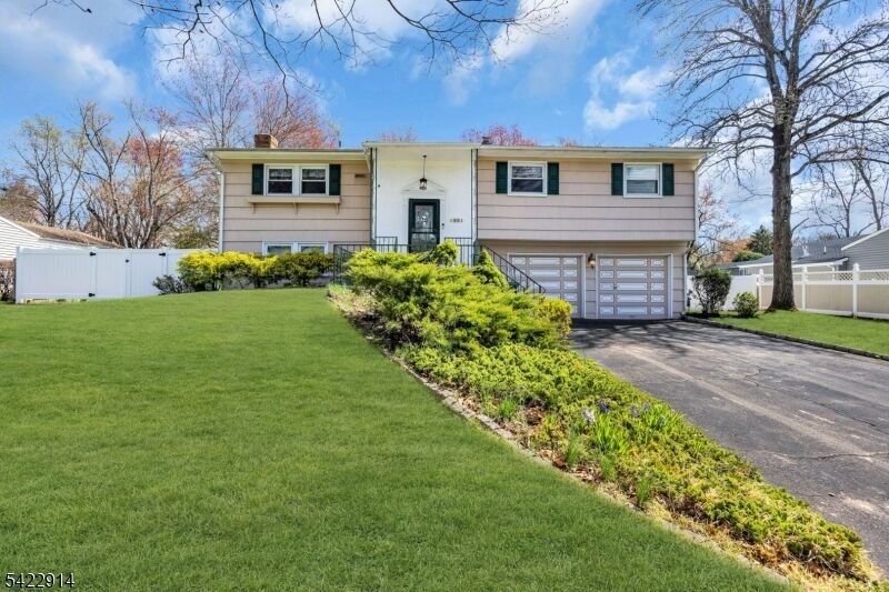 Property Photo:  33 Mary Ellen Dr  NJ 08820 