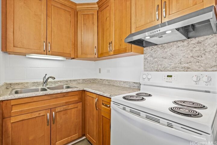 Property Photo: 1415 Punahou Street 903 HI 96822