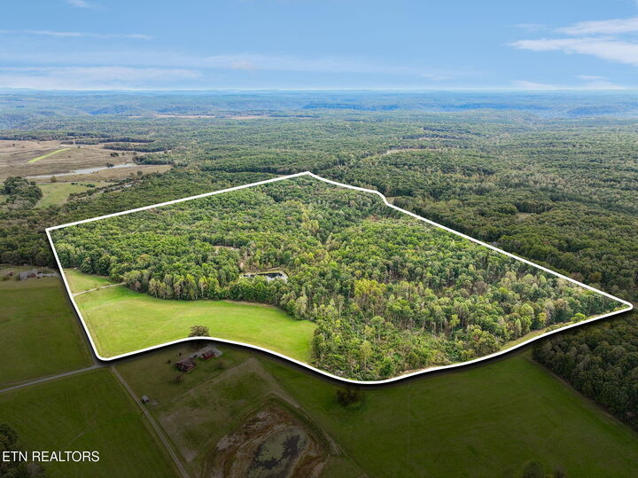 Property Photo: 5075 Eastland Rd TN 38583