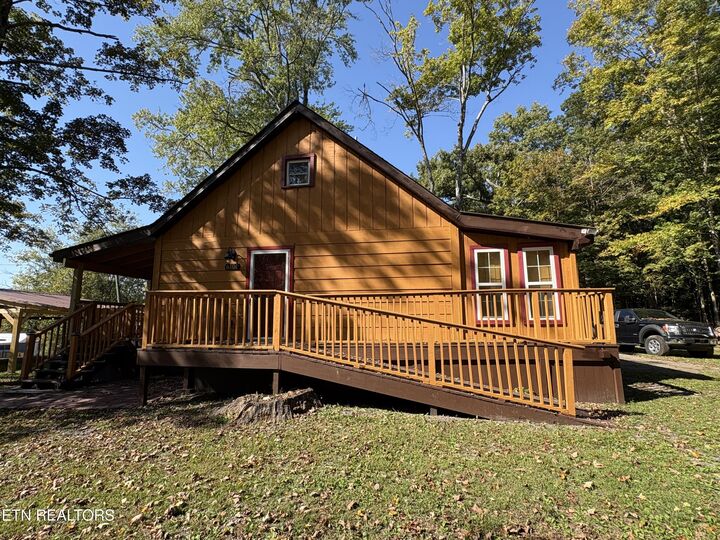Property Photo:  6104 Roberts Rd  TN 37721 