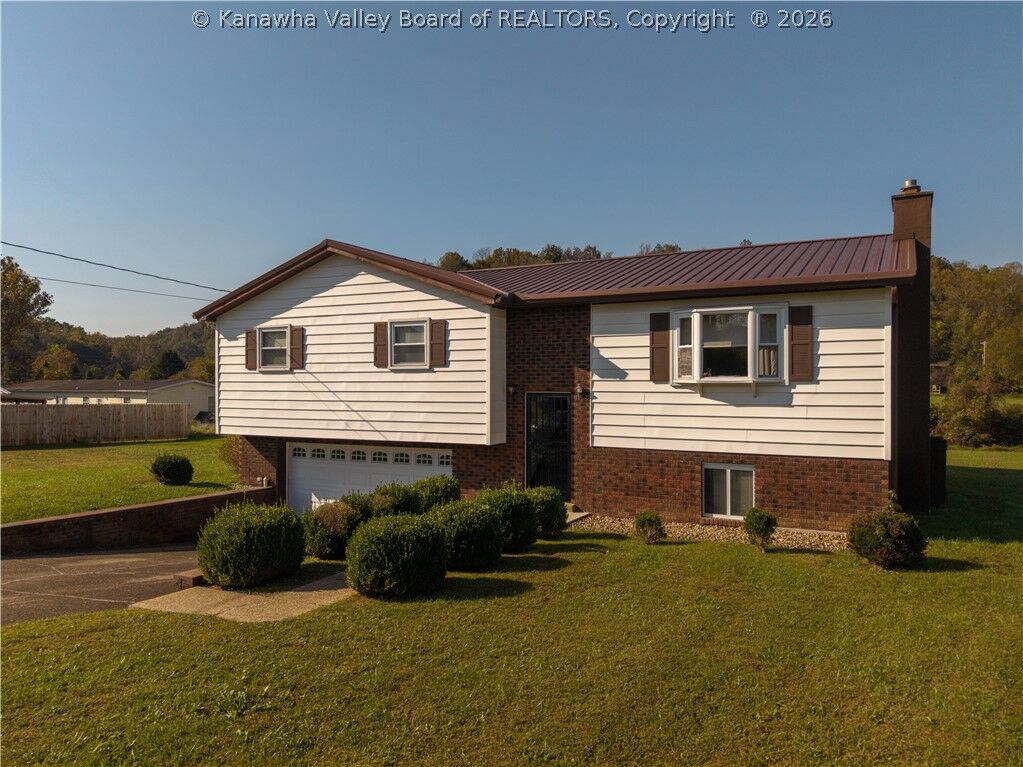 Property Photo: 595 Ferrell Road WV 25177