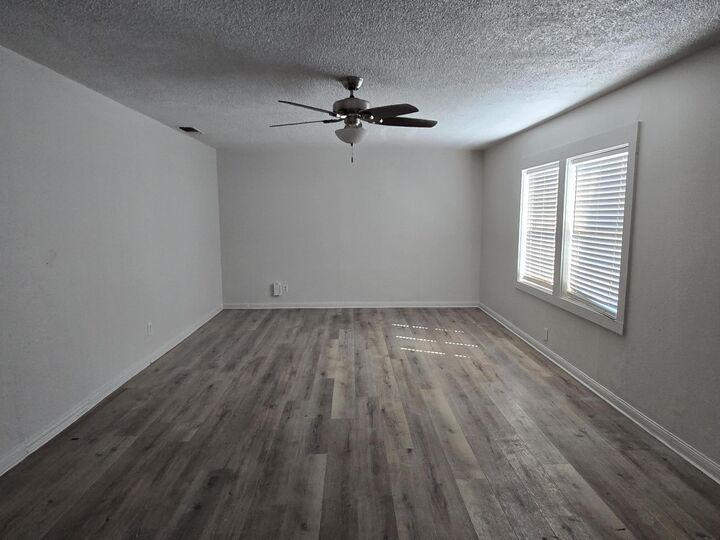 Property Photo:  1404 S 14th Street  TX 79331 