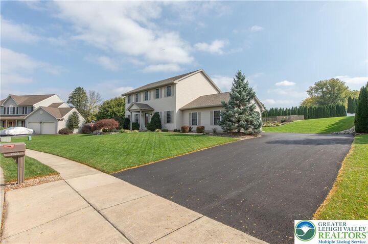 Property Photo:  2525 Somerset Road  PA 18052 