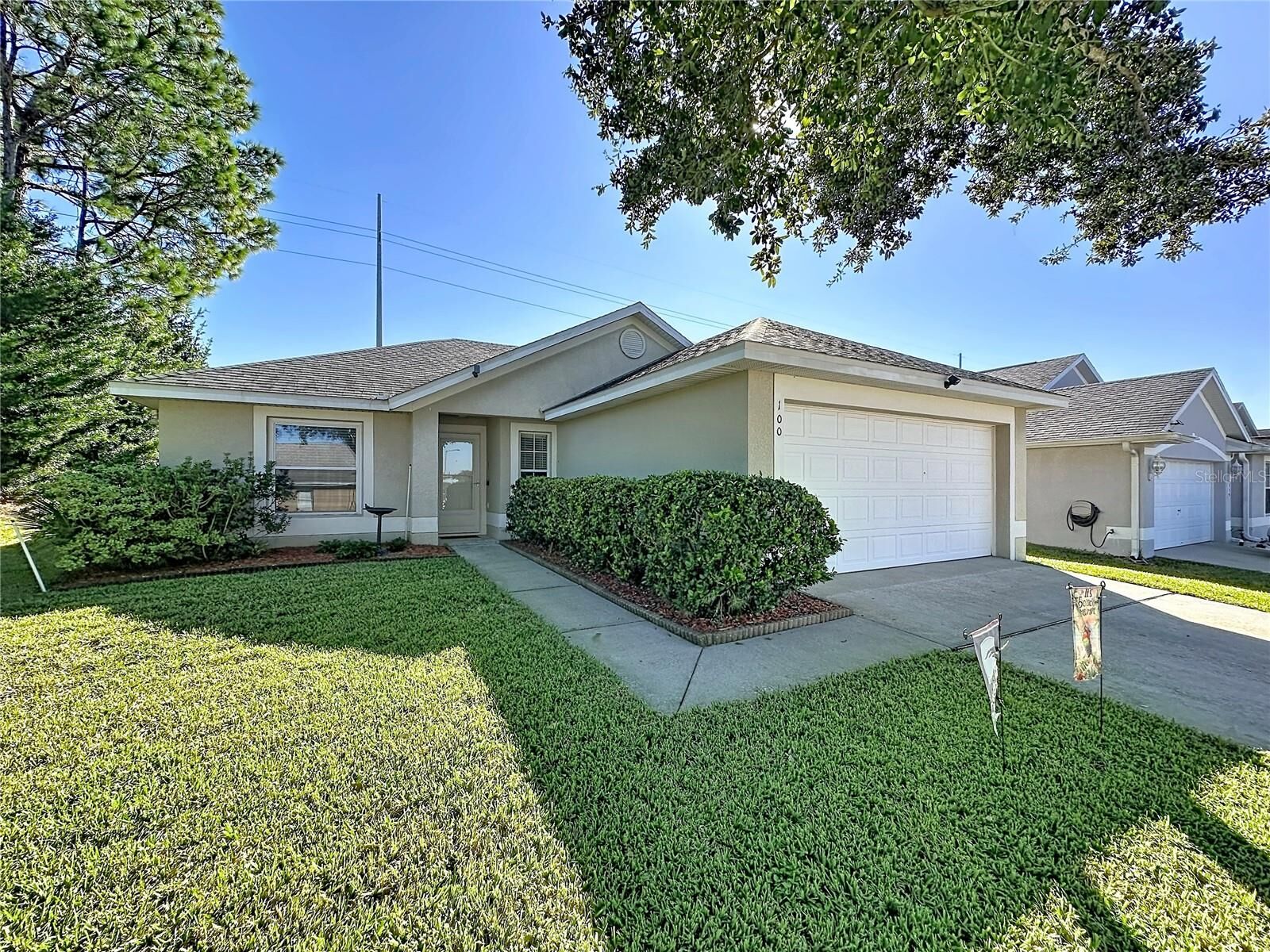 Property Photo: 100 Halstead Dr FL 33897