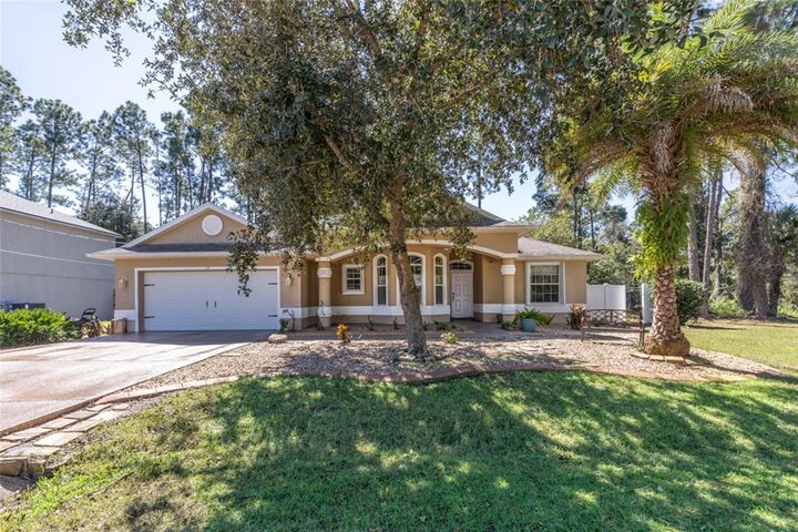 Property Photo:  19 Seckel Court  FL 32137 