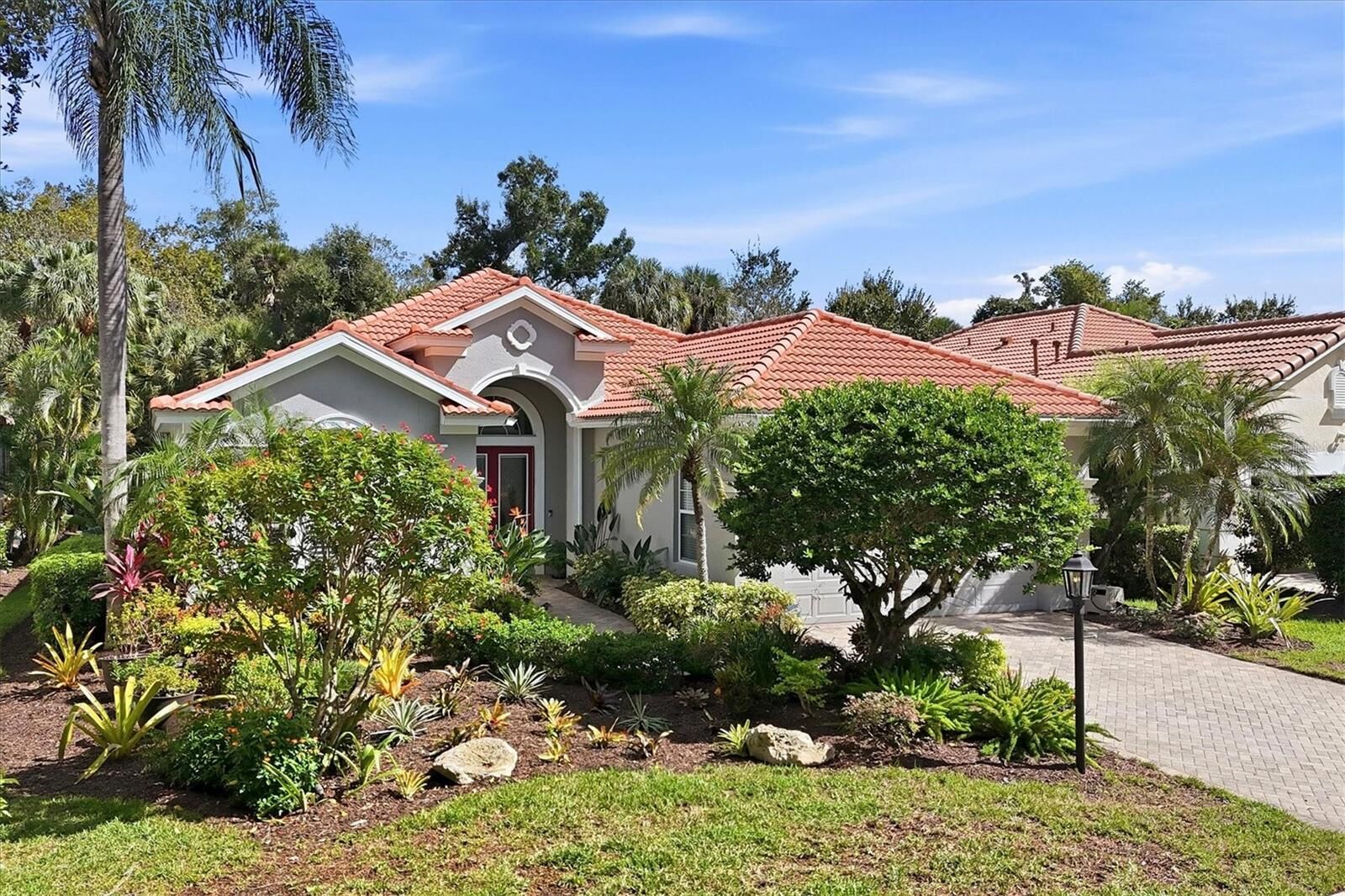 Property Photo:  8147 Abingdon Court  FL 34201 