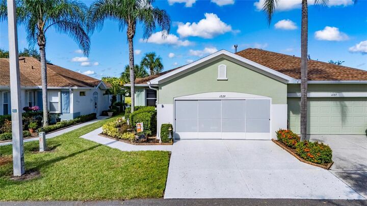Property Photo:  1229 Huntington Greens Drive 12  FL 33573 