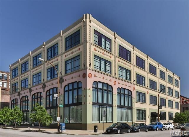 Property Photo:  2201 Locust Street 413  MO 63103 