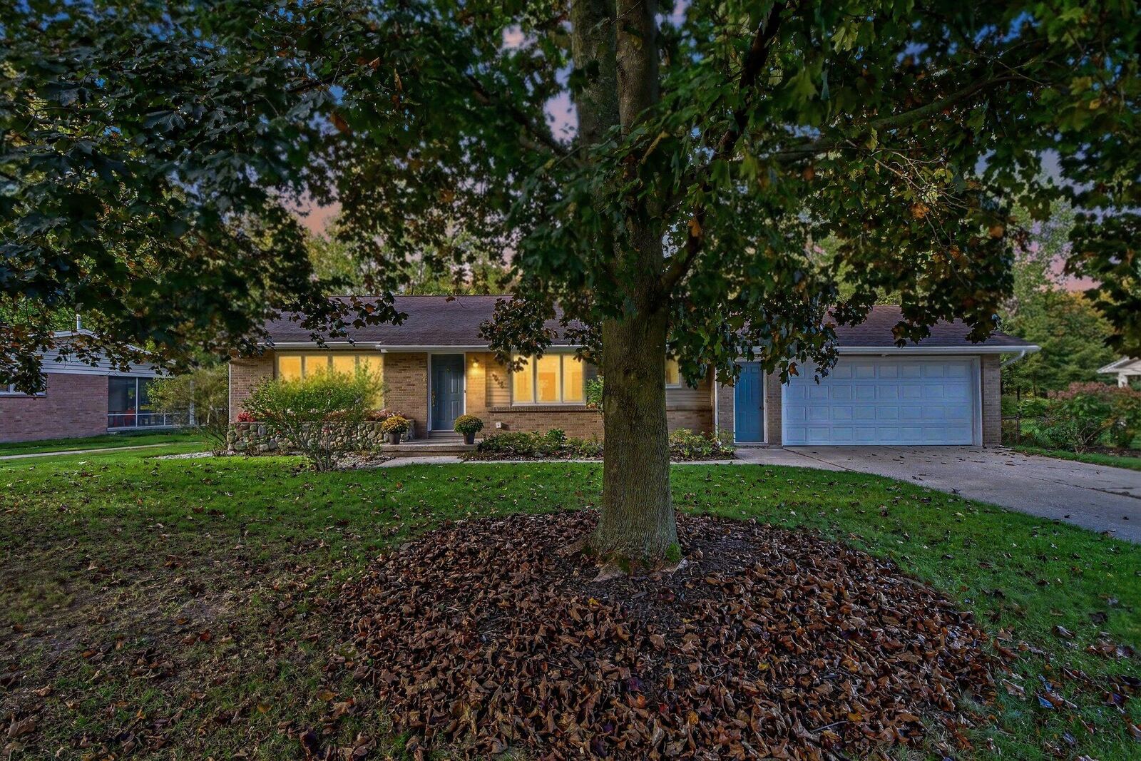 Property Photo: 859 Paradise Lake Drive SE MI 49546