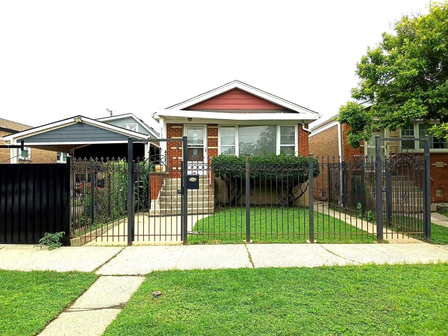 Property Photo: 2133 W 49th Place IL 60609