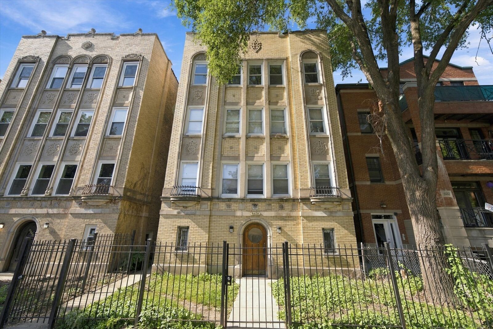 Property Photo:  6438 N Mozart Street  IL 60645 
