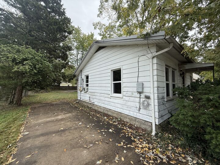 Property Photo:  715 N James Street  IL 62901 