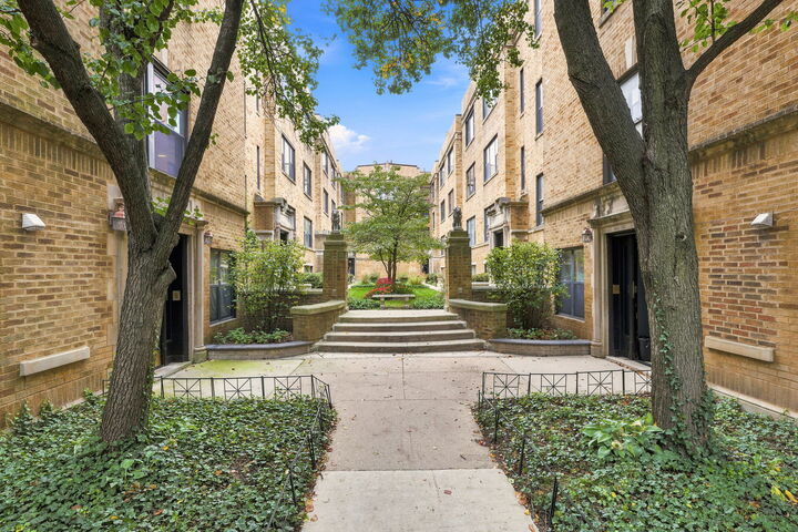 Property Photo:  5934.5 N Paulina Street 2  IL 60660 