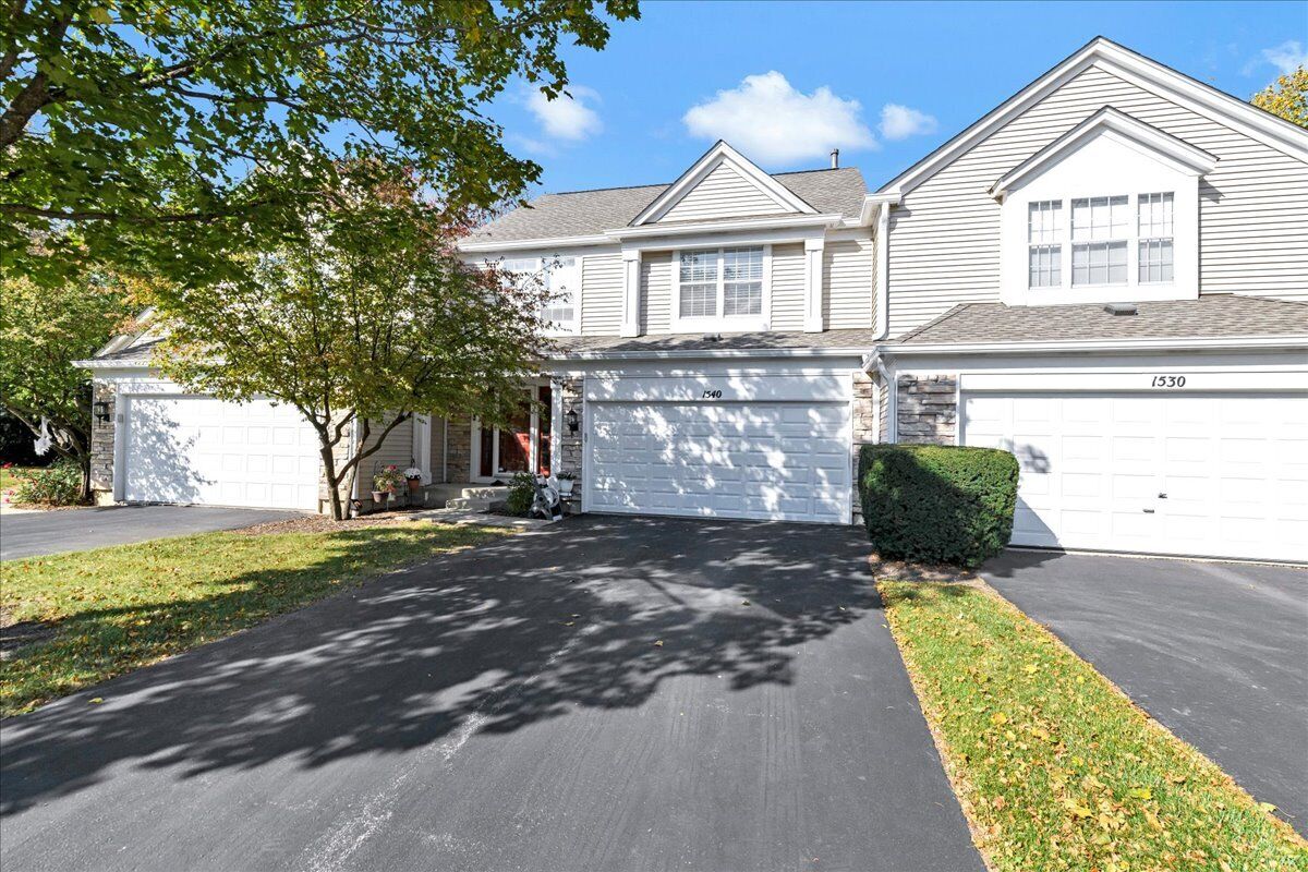 Property Photo:  1540 Regan Court  IL 60192 