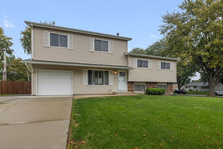 Property Photo:  238 E Briarcliff Road  IL 60440 