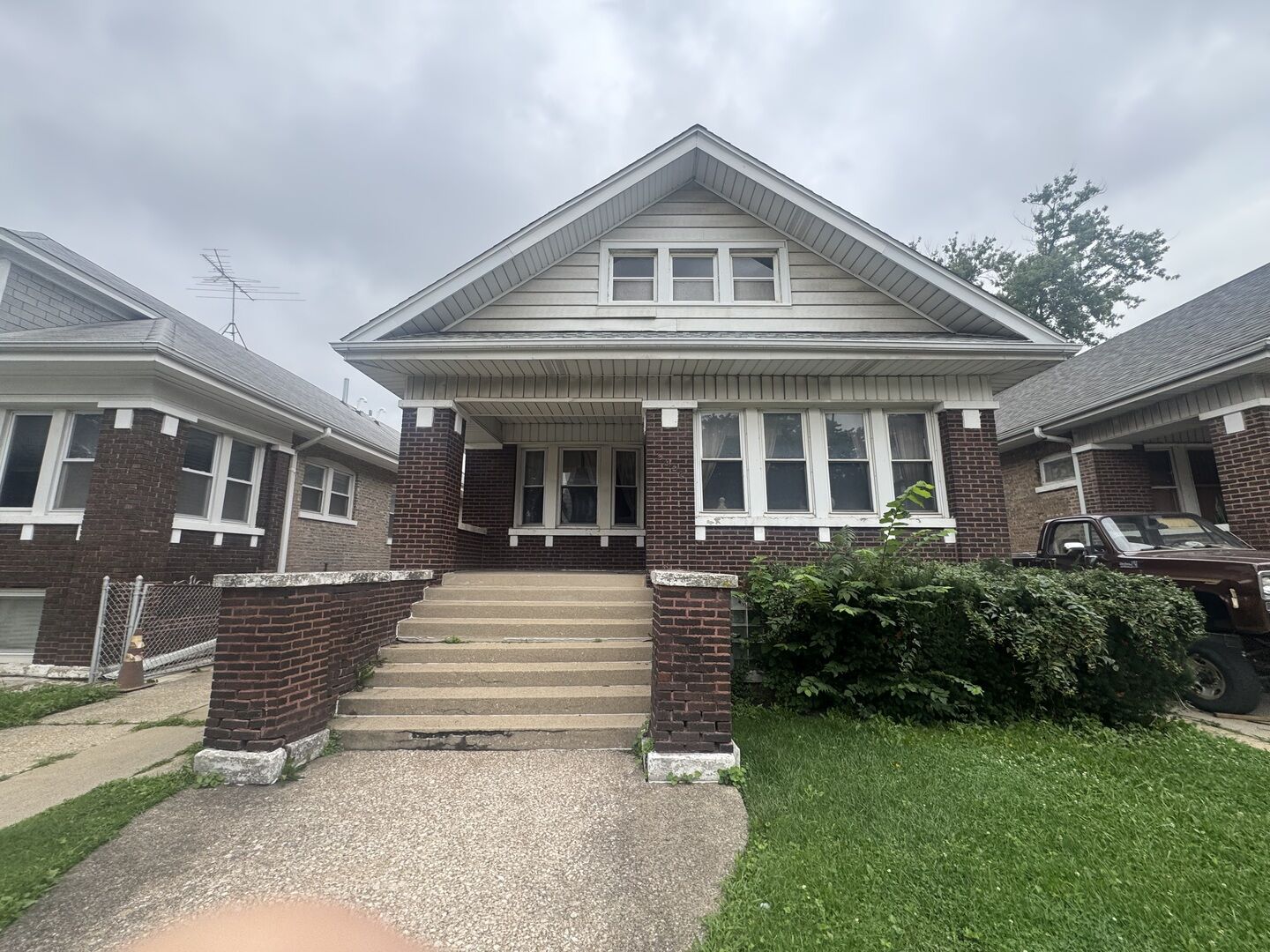Property Photo:  2322 S Austin Boulevard  IL 60804 