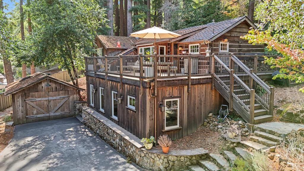Property Photo:  252 Blakewood Way  CA 94062 