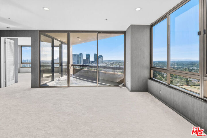 Property Photo:  10430 Wilshire Boulevard 1505  CA 90024 