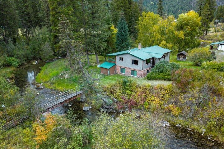 Property Photo: 2953 Aladdin Rd WA 99114