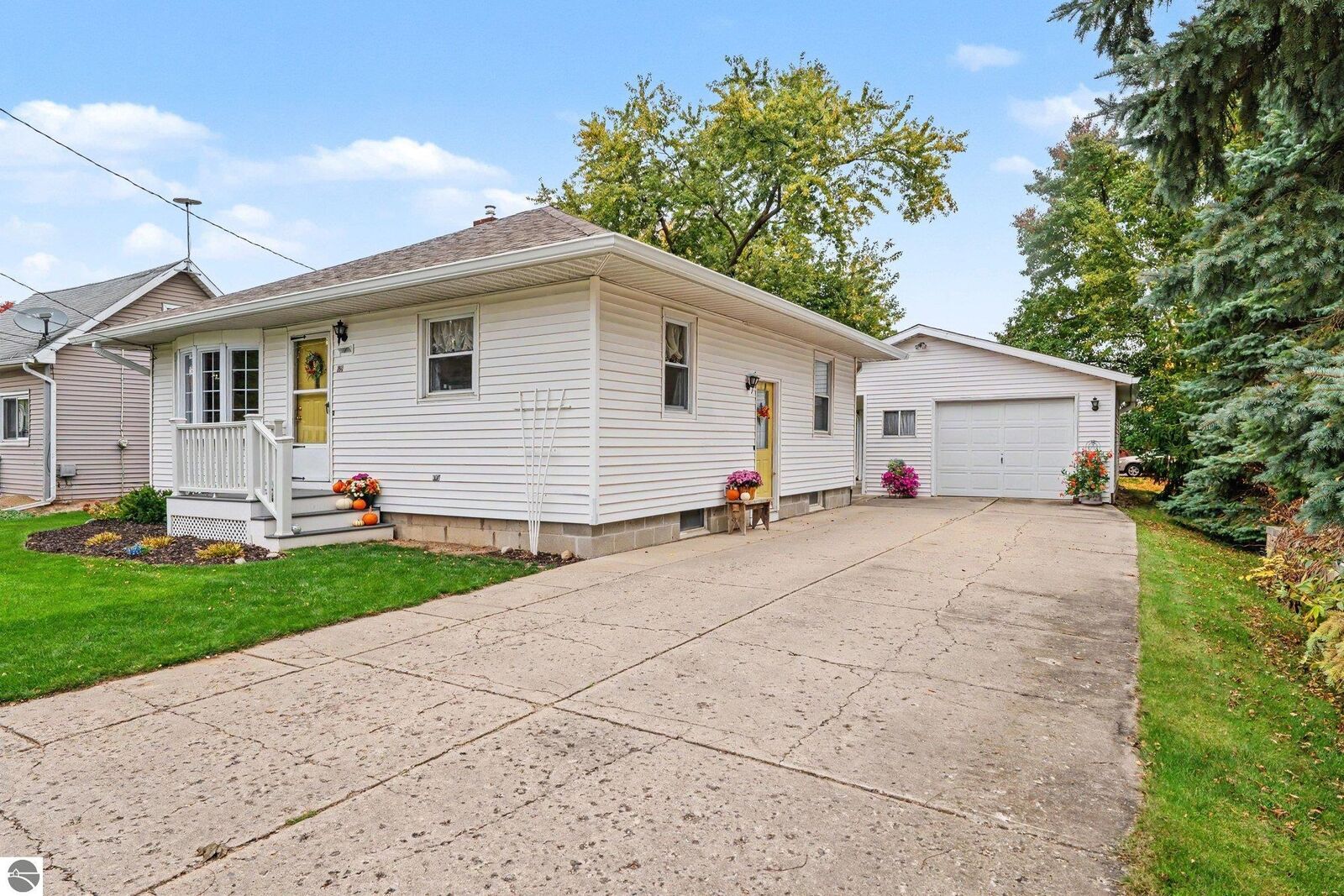 Property Photo: 528 N Main MI 48835