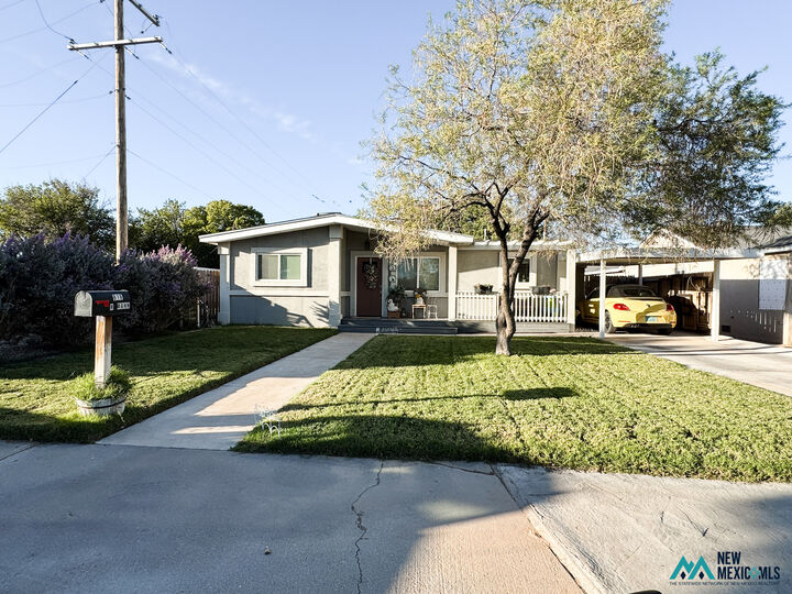Property Photo: 816 W Mann Ave NM 88210