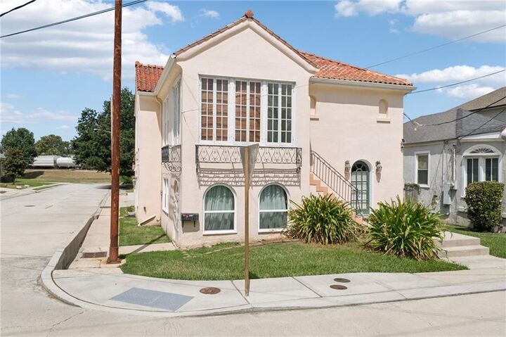 Property Photo:  5518 20 Canal Boulevard  LA 70124 