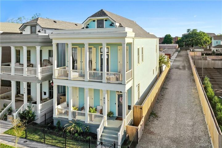 Property Photo: 815 Patterson Road LA 70114
