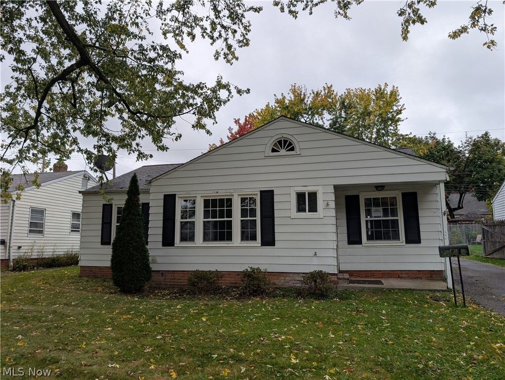 Property Photo: 1210 Orchard Heights Drive OH 44124
