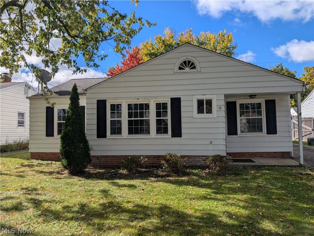 Property Photo: 1210 Orchard Heights Drive OH 44124