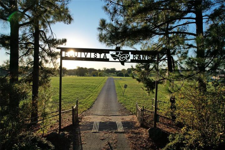 Property Photo:  2704 County Road 1103  TX 75482 