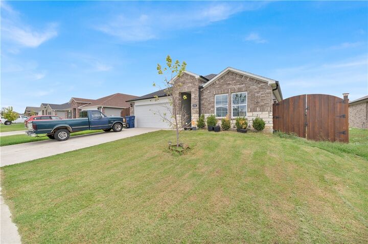 Property Photo:  606 Dusty Lane  AR 72761 