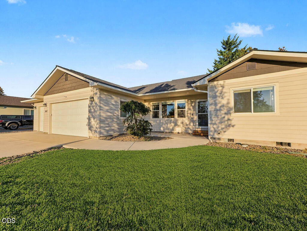 Property Photo: 3611 Boulder Lane OR 97603