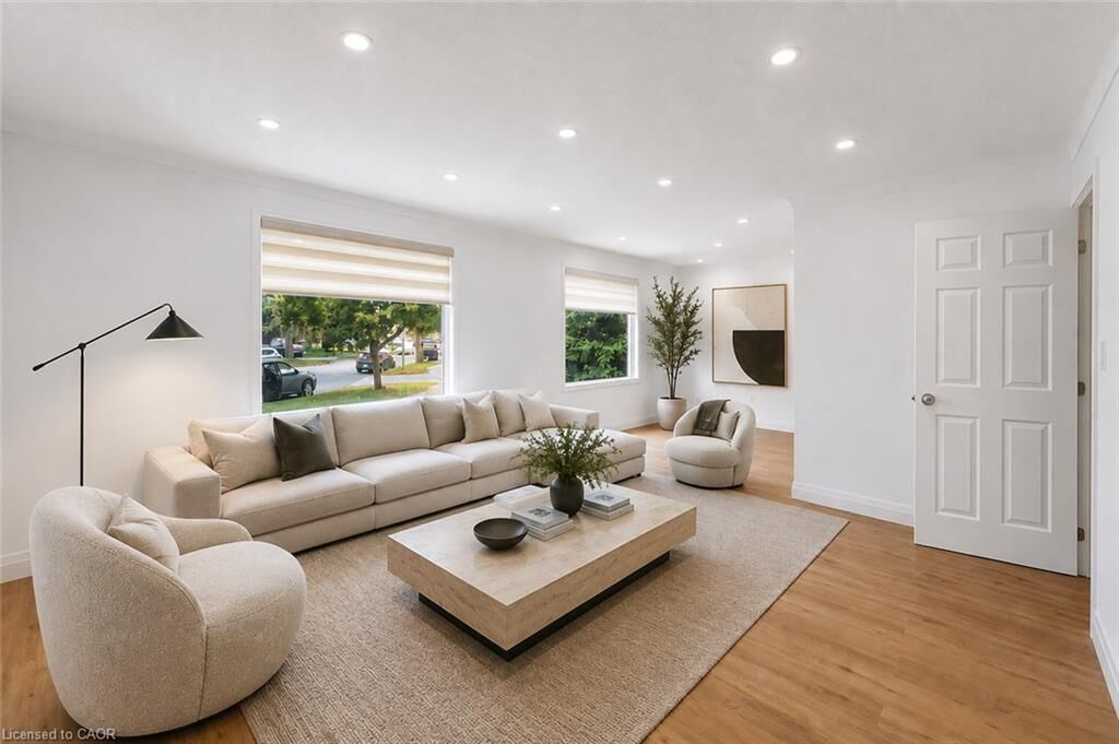 Property Photo:  58 Tupper Crescent Upper Level  ON N2B 2X9 