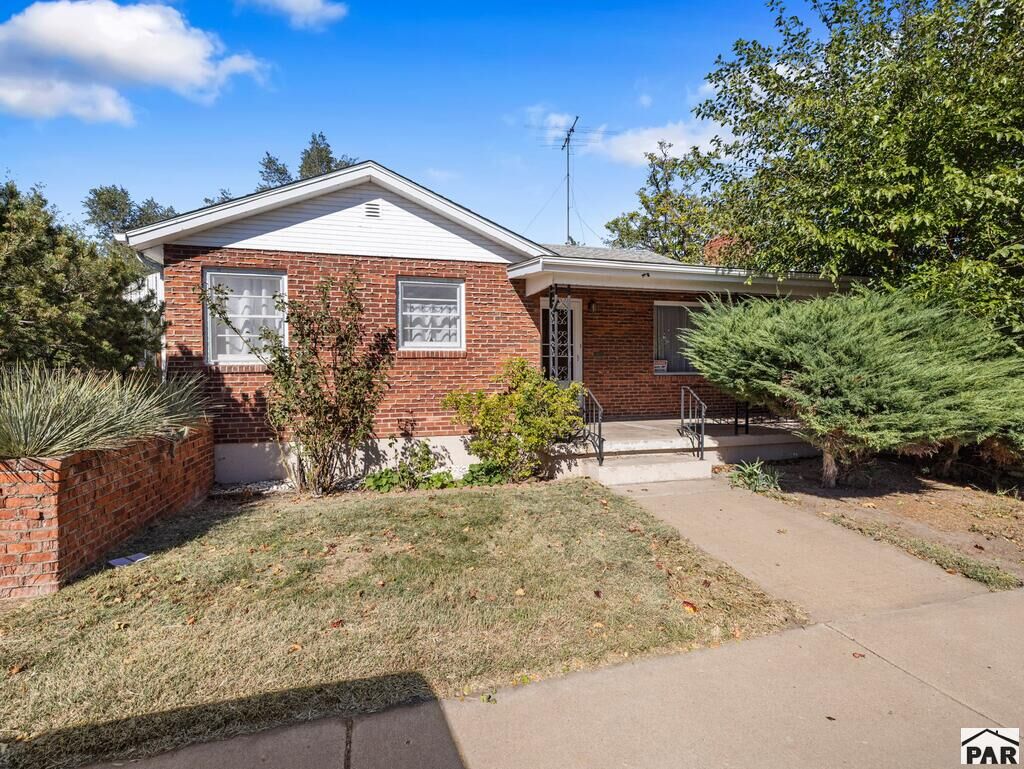 Property Photo:  2037 Cedar St  CO 81004 