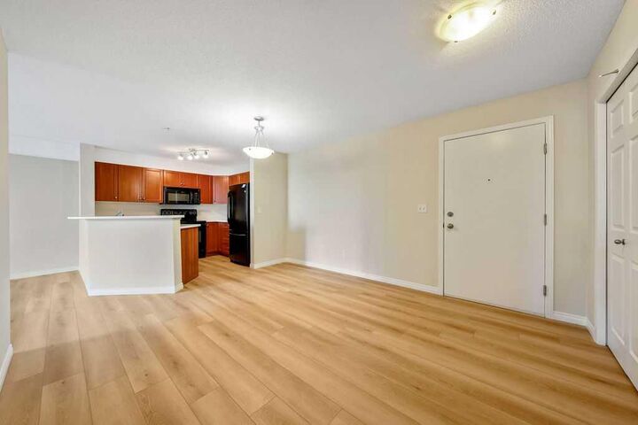 Property Photo: 505 Railway Street W 1103 AB T4C 2K9