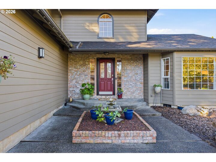 Property Photo:  714 NW 4th Ave  WA 98604 