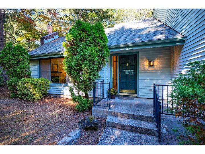 Property Photo: 2867 Timberline Dr OR 97405