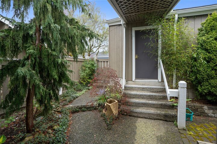 Property Photo:  3213 SW 319th Place 19  WA 98023 