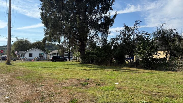 Property Photo: 711 Queen WA 98550