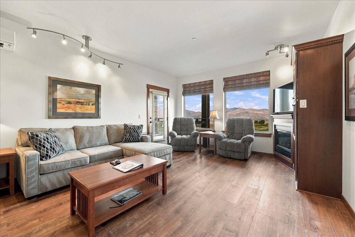 Property Photo:  1030  Desert Canyon Boulevard 202  WA 98843 