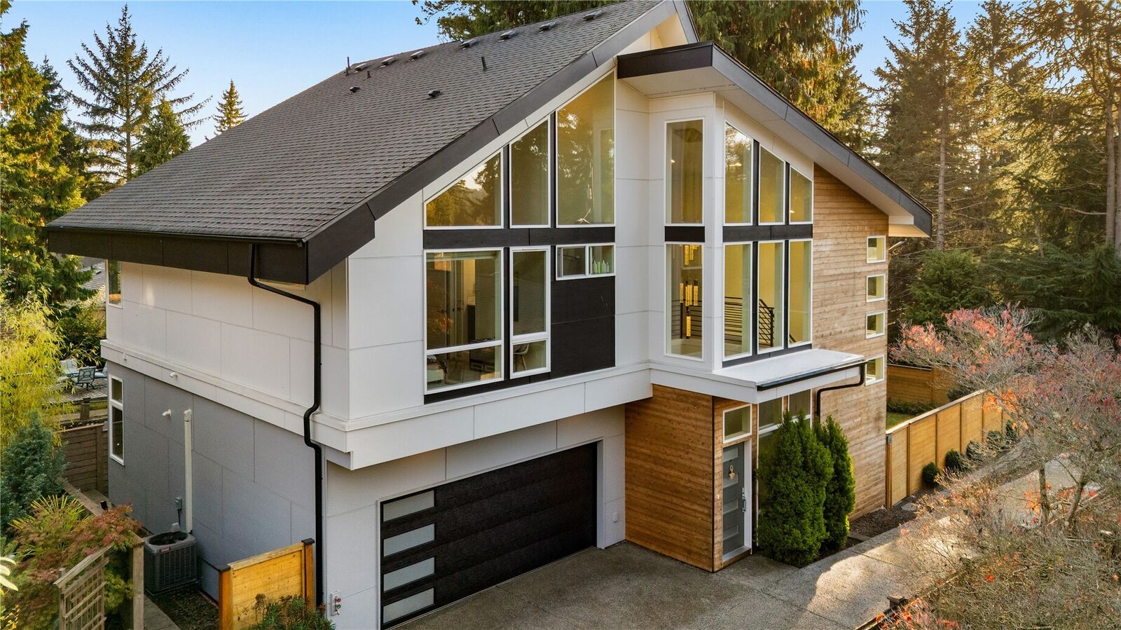 Property Photo: 11036 NE Alton Avenue A WA 98125