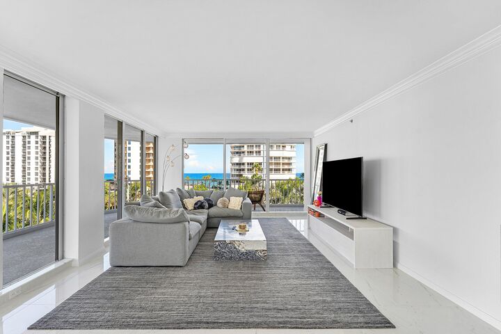 Property Photo: 3210 S Ocean Boulevard 604 FL 33487