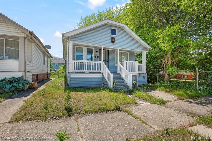 Property Photo: 7667 Ellsworth Street MI 48238