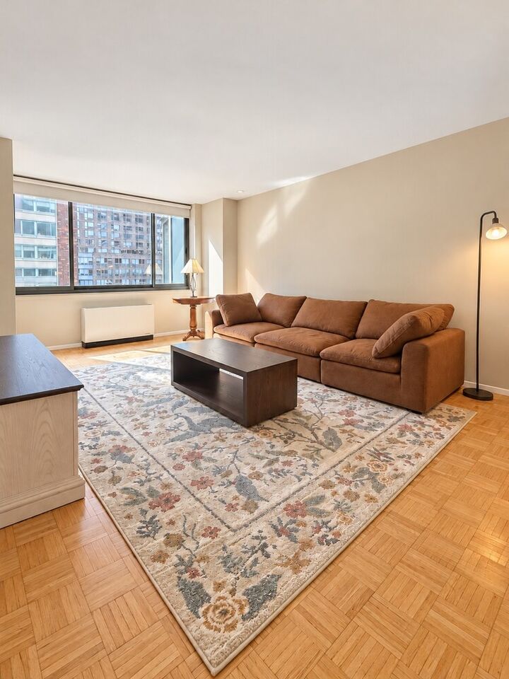 Property Photo:  2000 Broadway 5G  NY 10023 