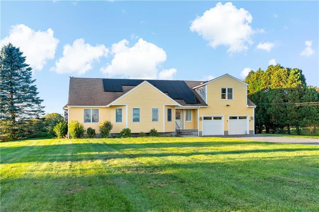 Property Photo:  487 Union Street  RI 02871 