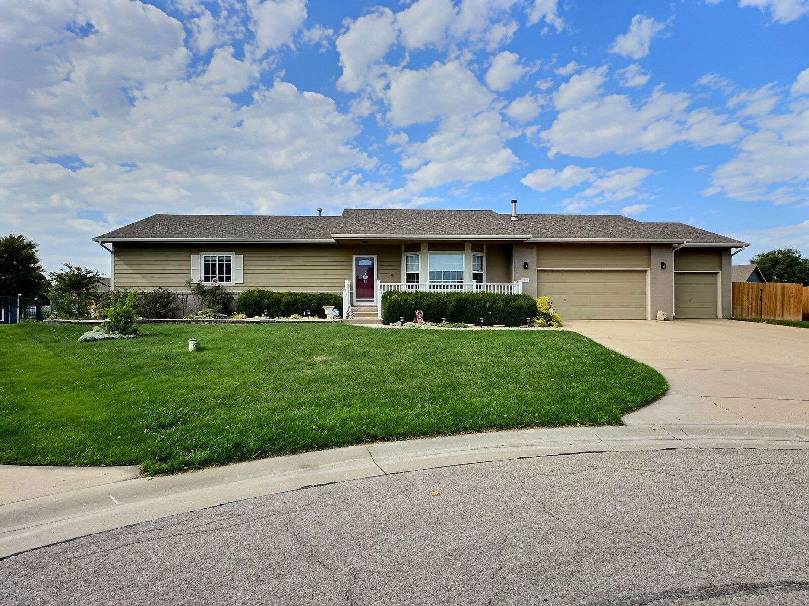 Property Photo: 1543 N Thoroughbred Ct KS 67235-8501