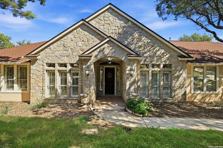 Property Photo: 15610 Chinquapin TX 78023